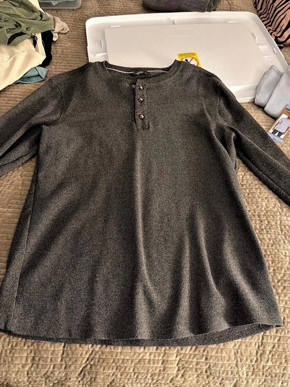 Henley Long Sleeve in Gray Size Large NWT